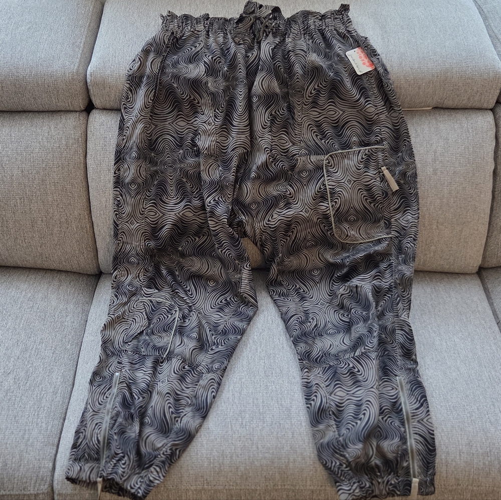 FP Movement by Free People Black and Gray Swirl Joggers